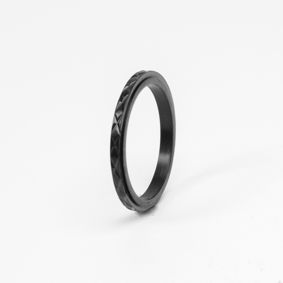 Notch Anxiety Ring Black - Titanium