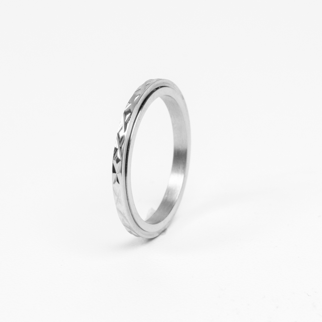 Notch Anxiety Ring Silver - Titanium